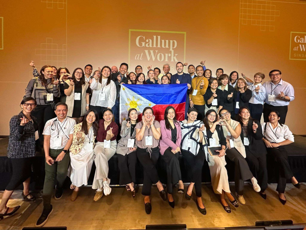 Team SCPA joins other Philippine Delegates at the Gallup at Work Summit in Singapore